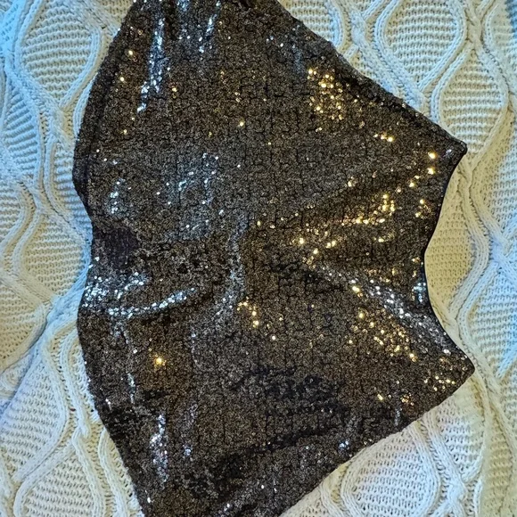 She + Sky Glittering Sequin Top - Picture 2 of 3